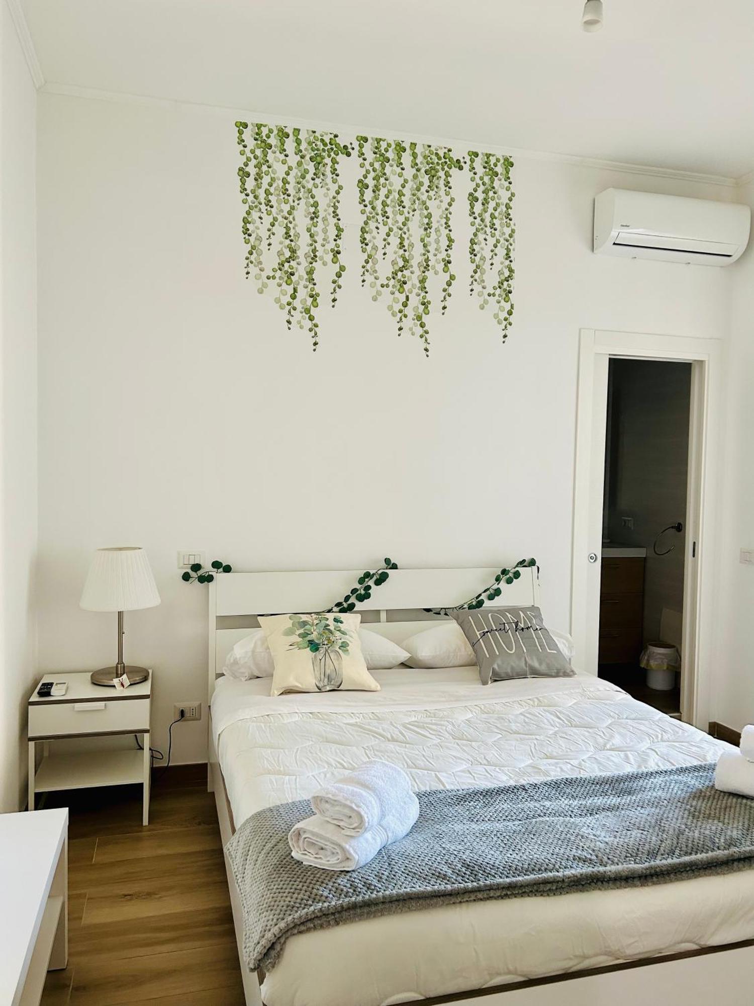 Vivina_081 Hotel Napoli Ngoại thất bức ảnh