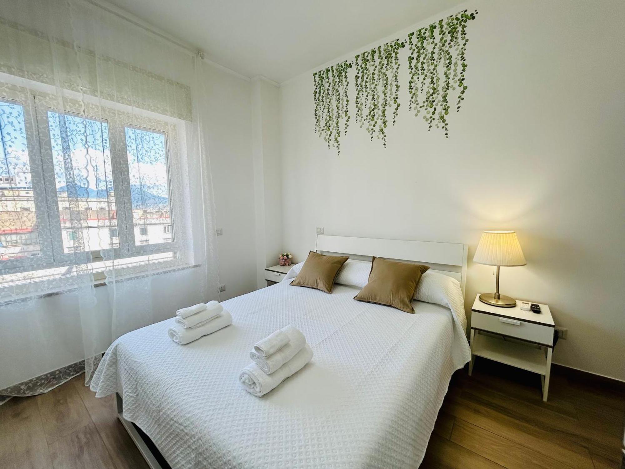 Vivina_081 Hotel Napoli Ngoại thất bức ảnh